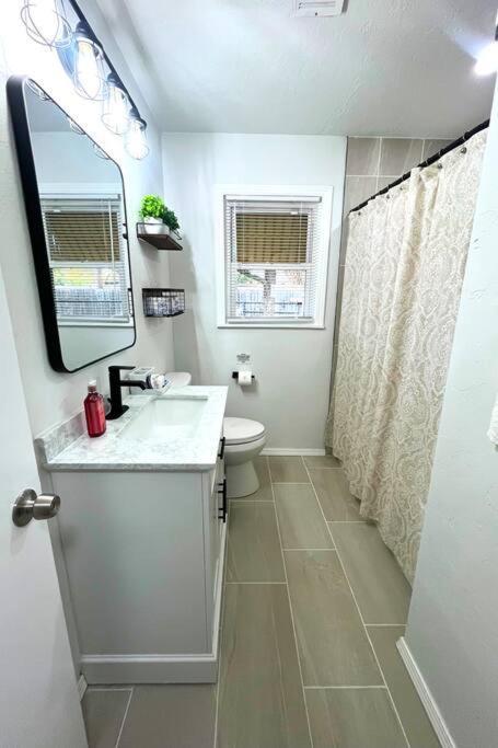 Spacious Lawton Escape With Game Room Near Fort Sill Sleeps 6 Buitenkant foto