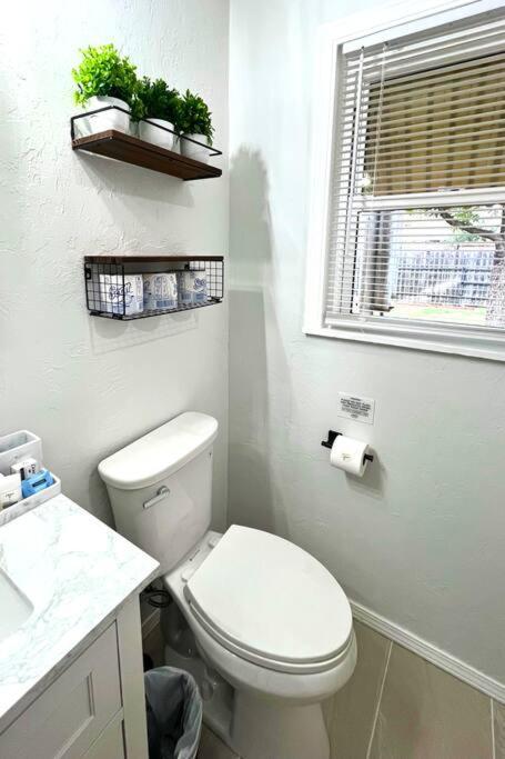 Spacious Lawton Escape With Game Room Near Fort Sill Sleeps 6 Buitenkant foto